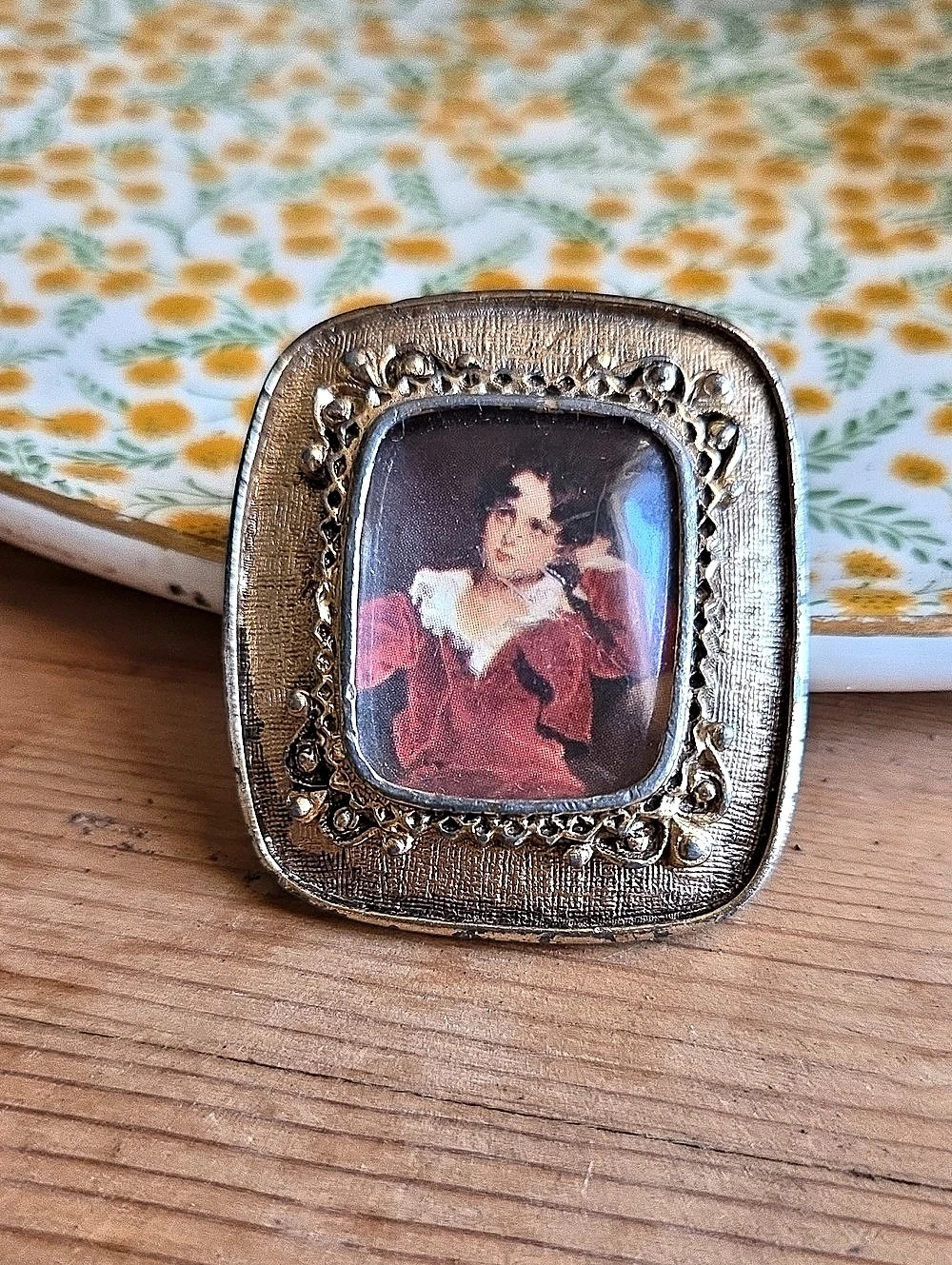 Vintage Mid-Century AVON Romantic Victorian Revival Portrait Brooch Large